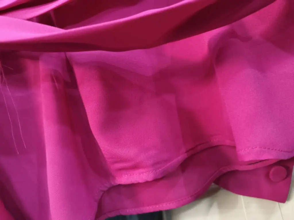 3026-شومیز و دامن حریر ( ایراد دار)